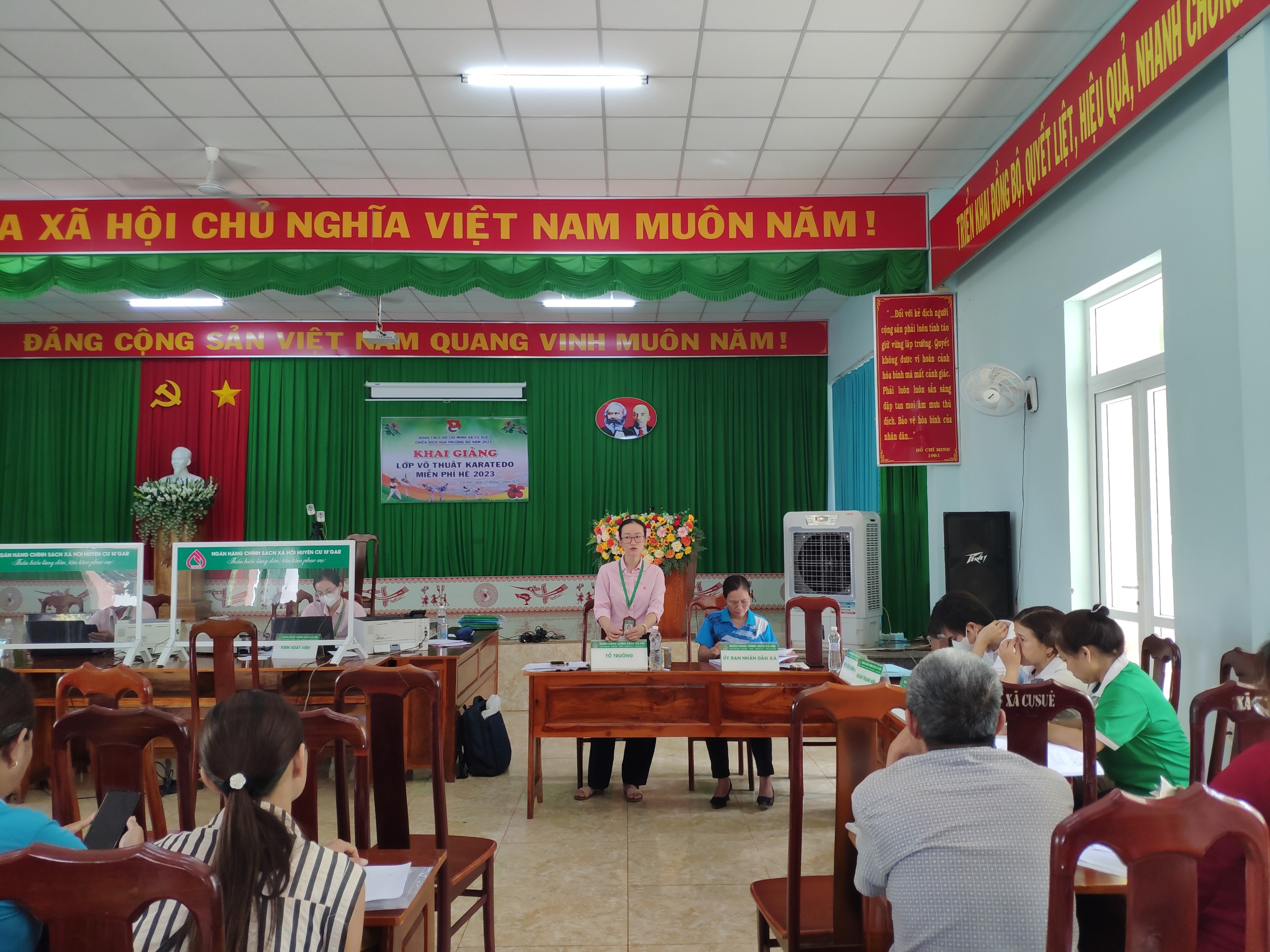 Ngân hàng Chính sách xã hội huyện Cư M'gar tổ chức giao dịch định kỳ hàng tháng tại xã Cư Suê